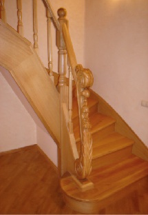 Элитная лестница из дерева
